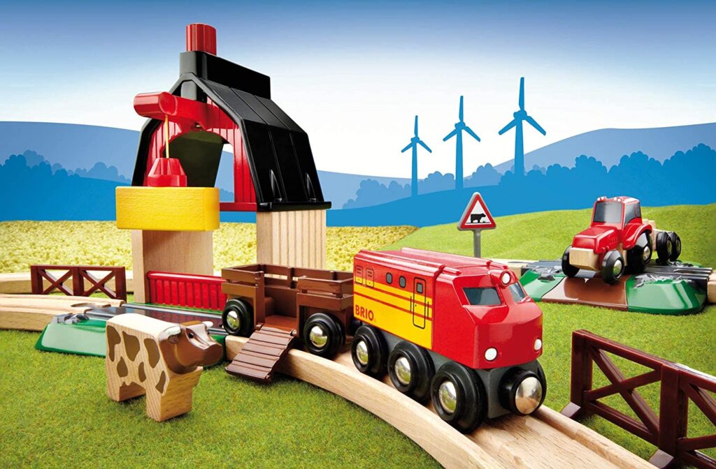 BRIO 33719 Farm Railway Set | Toy Train Set for Kids Age 3 and Up