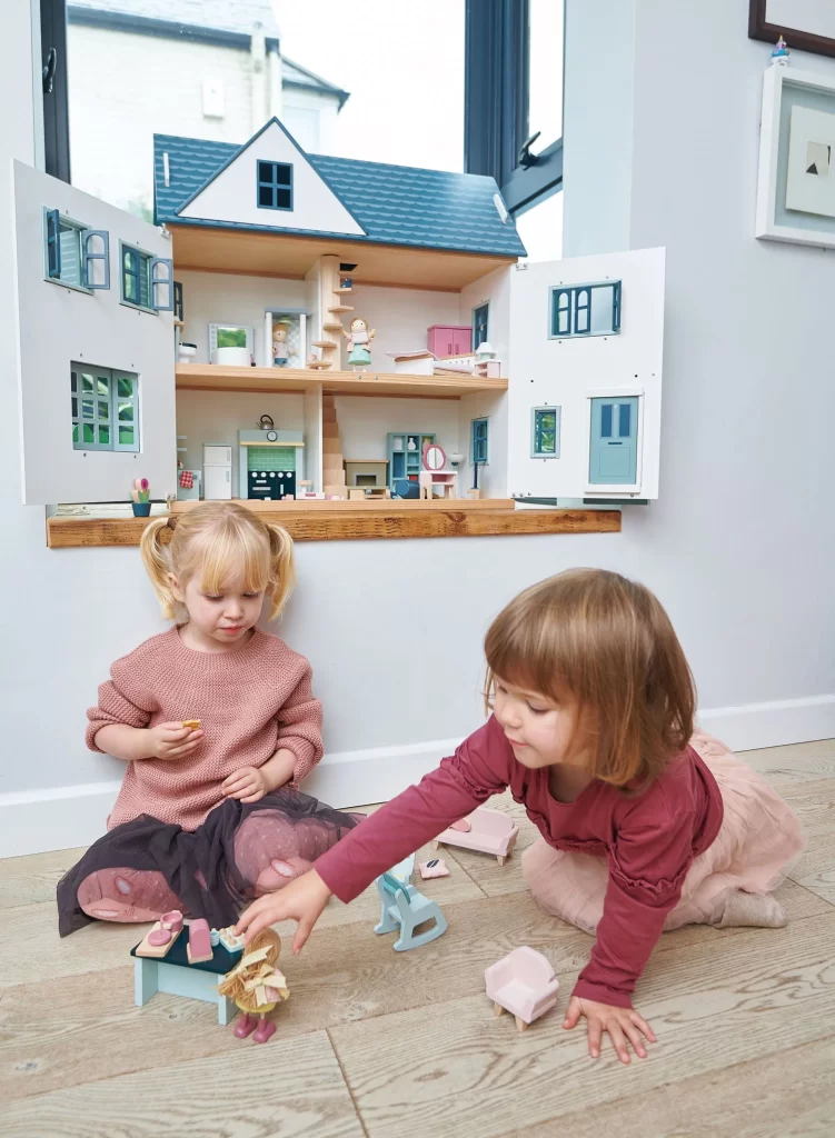 Dovetail House | Dollhouse | Tender Leaf