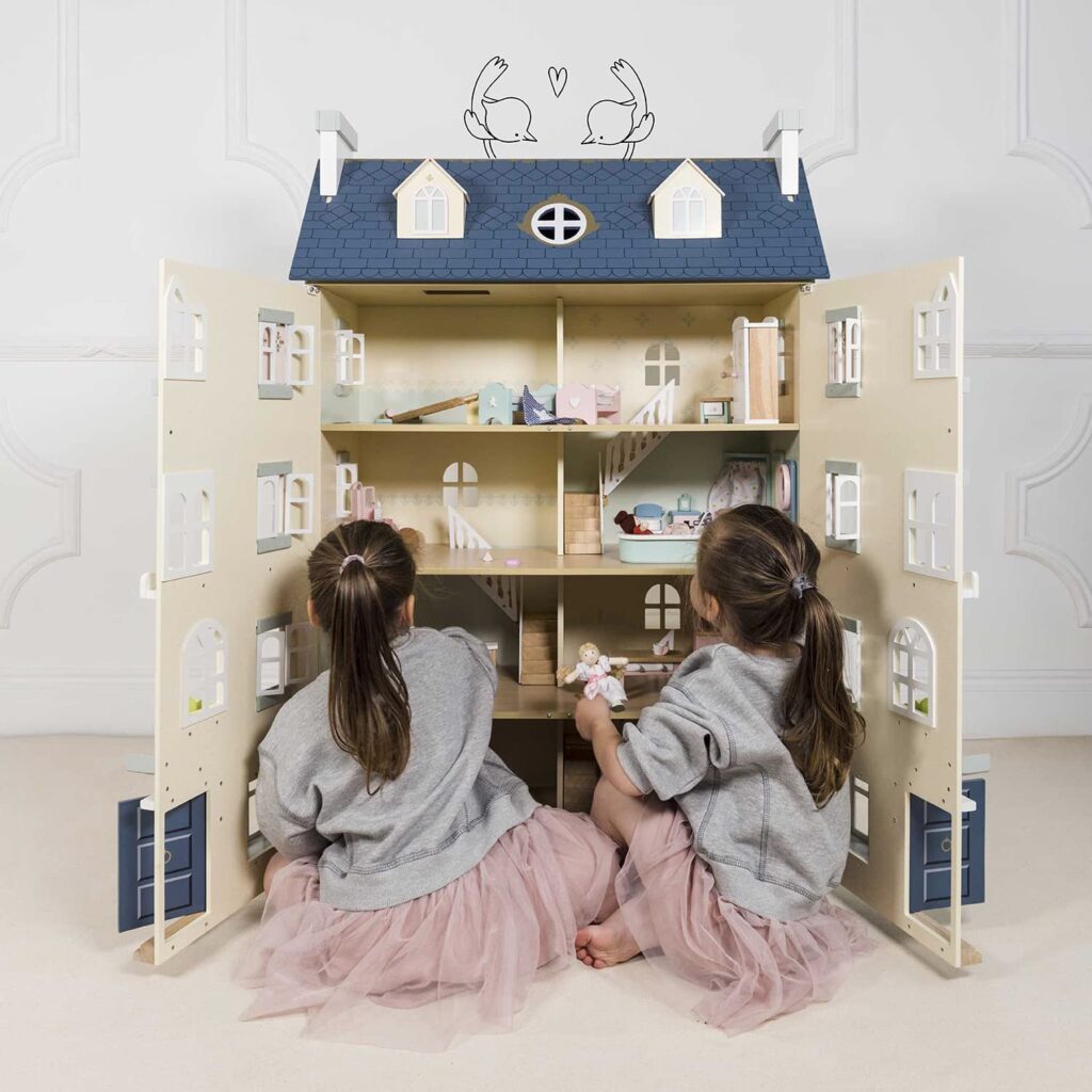 Le Toy Van - Palace House Large Wooden Doll House | Great As a Gift | 5 Storey Wooden Dolls House Play Set - Suitable for Ages 3+