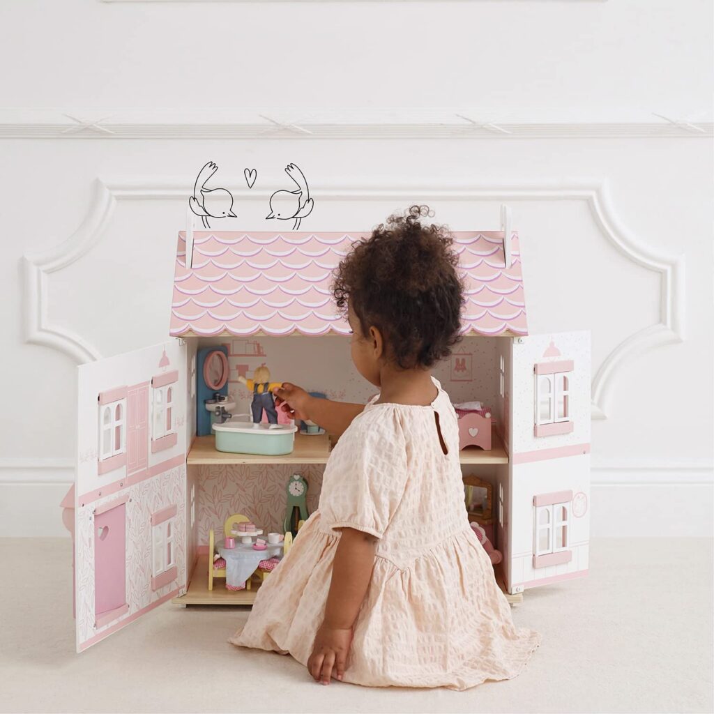 Le Toy Van - Iconic Sophie's Large Wooden Doll House | Dream House Wooden Dolls House Play Set | Great As A Gift | Suitable for Ages 3+
