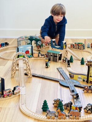 Maple Landmark Train System