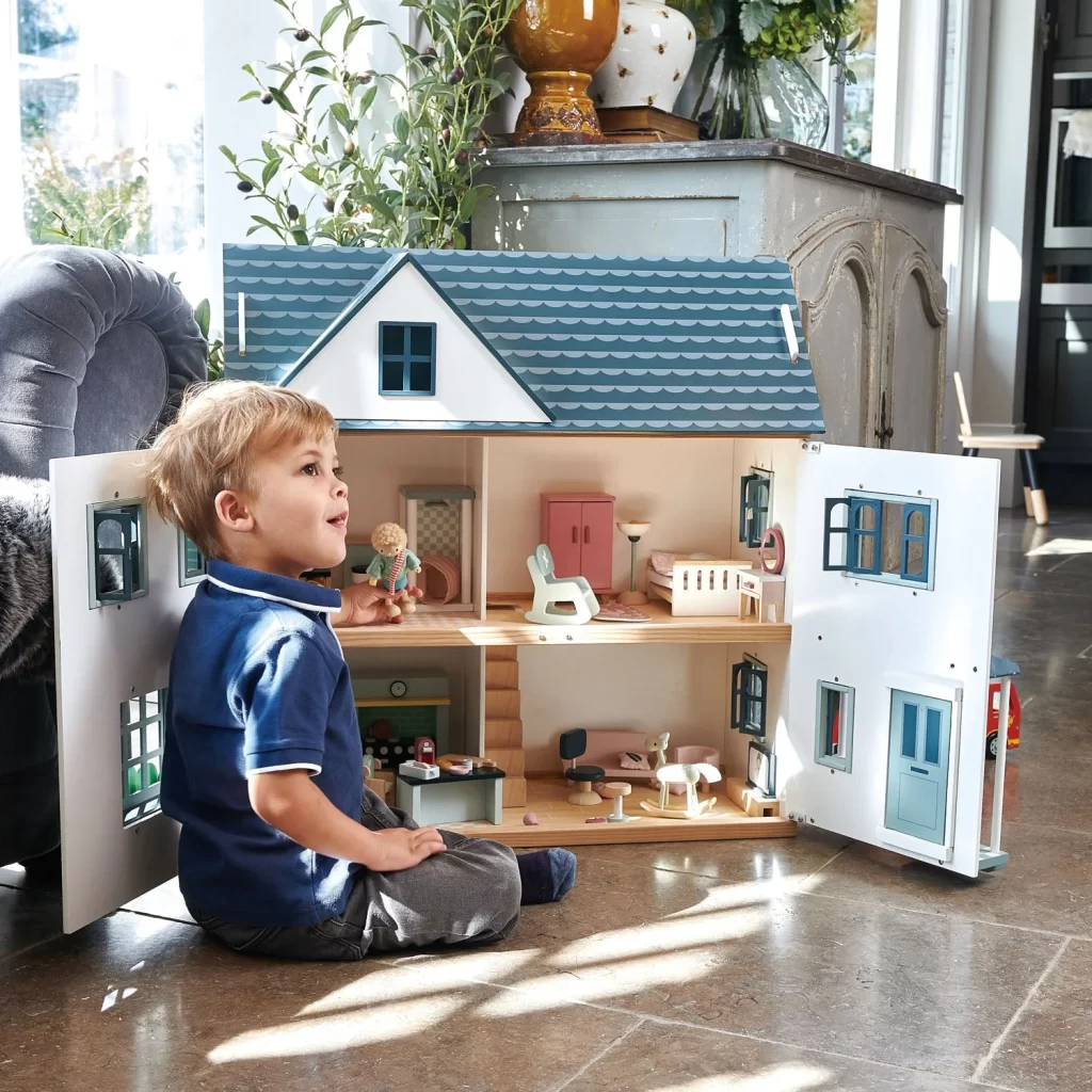 Dovetail House | Dollhouse | Tender Leaf